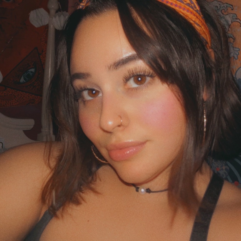 Meet your Posher, Carmella